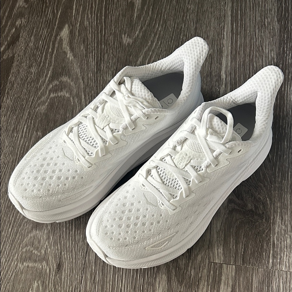 HOKA Clifton 9 Sneakers